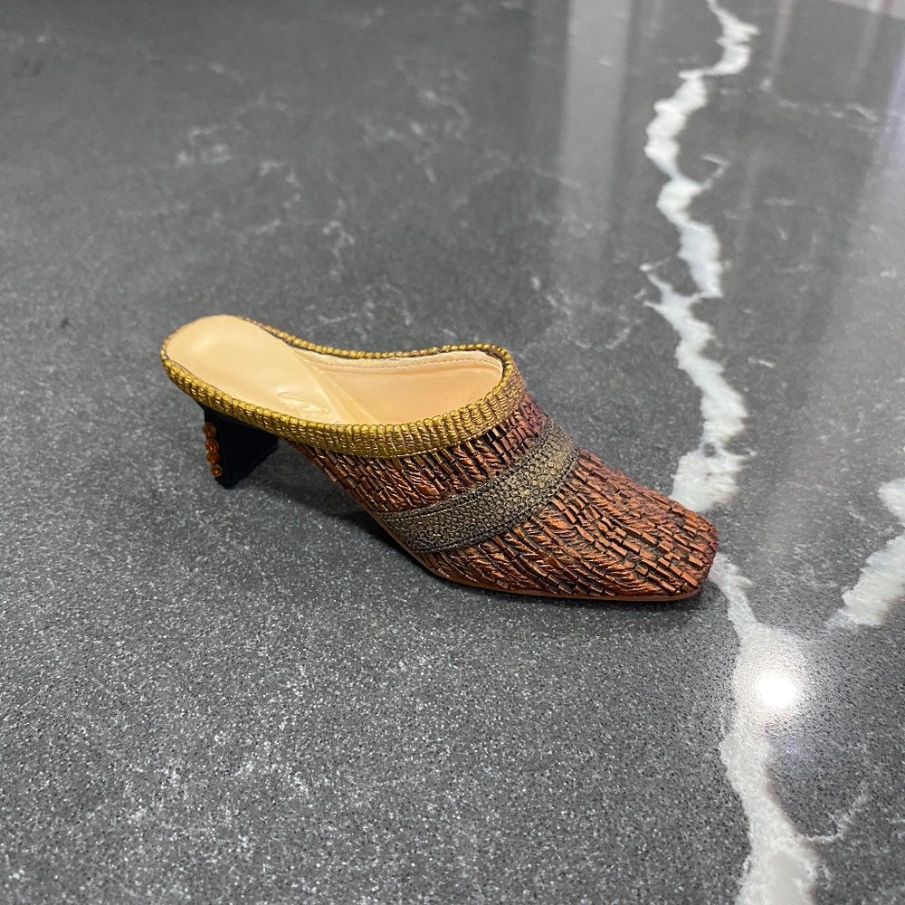 Just the Right Shoe "Pretty Penny"